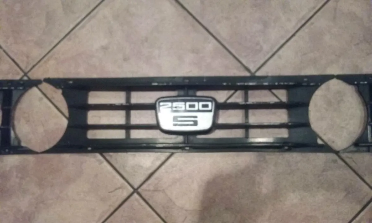 Triumph 2500s Grill - Image 1