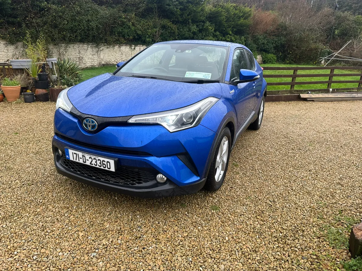 Toyota CHR Hybrid 5 Door Lovely Car - Image 4