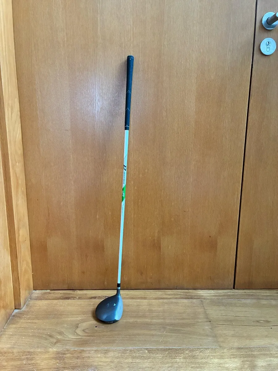 Kids Golf clubs and bag - Image 4