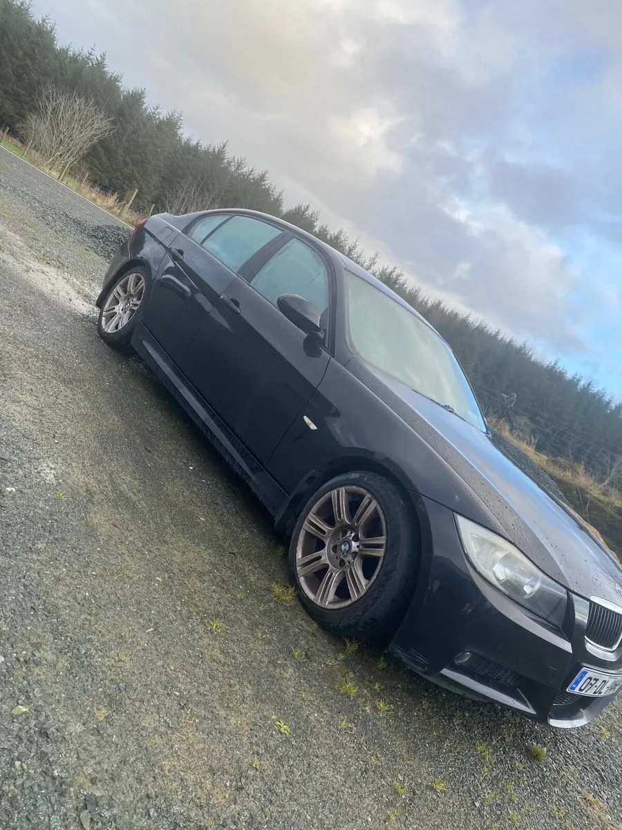 BMW 3-Series 2007 - Image 2