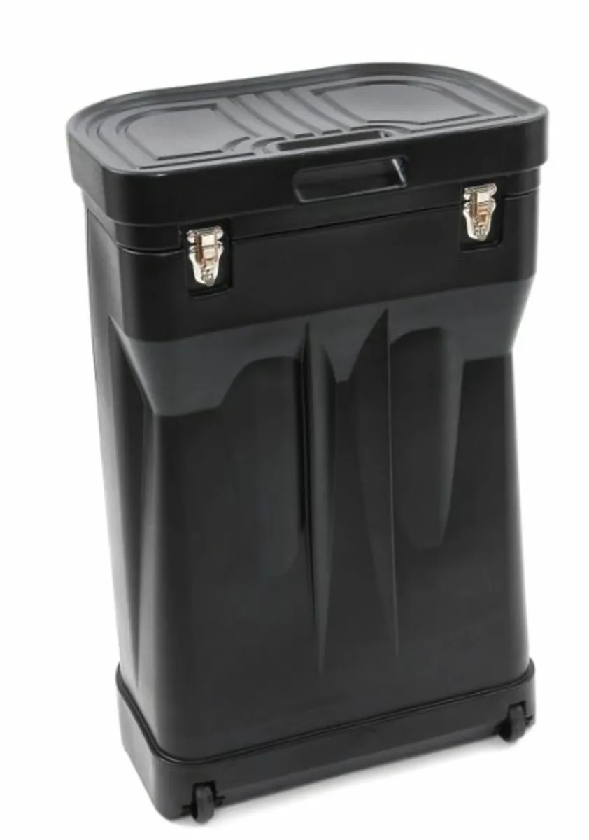 Wheeled hard case - Image 1