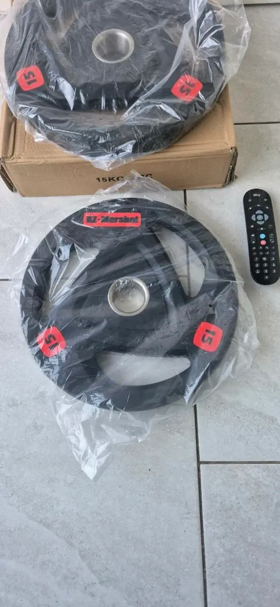 Brand new 2x15kilo Olympic tri grip weight plates - Image 1