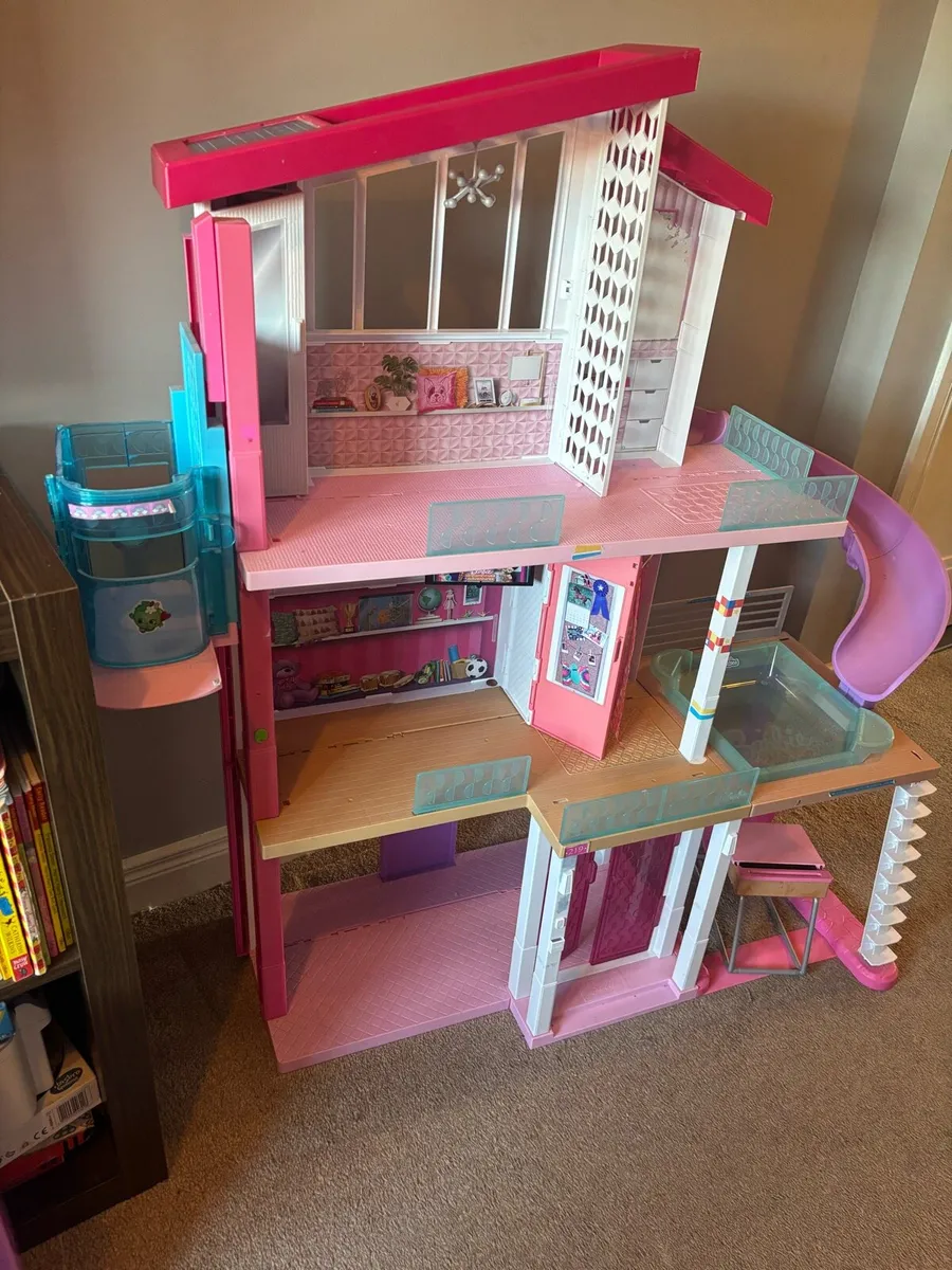 Barbie Dolls house - Image 1