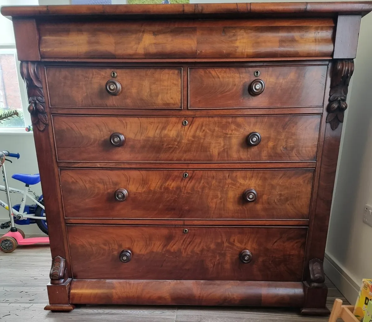 Chest of drawers - Image 1