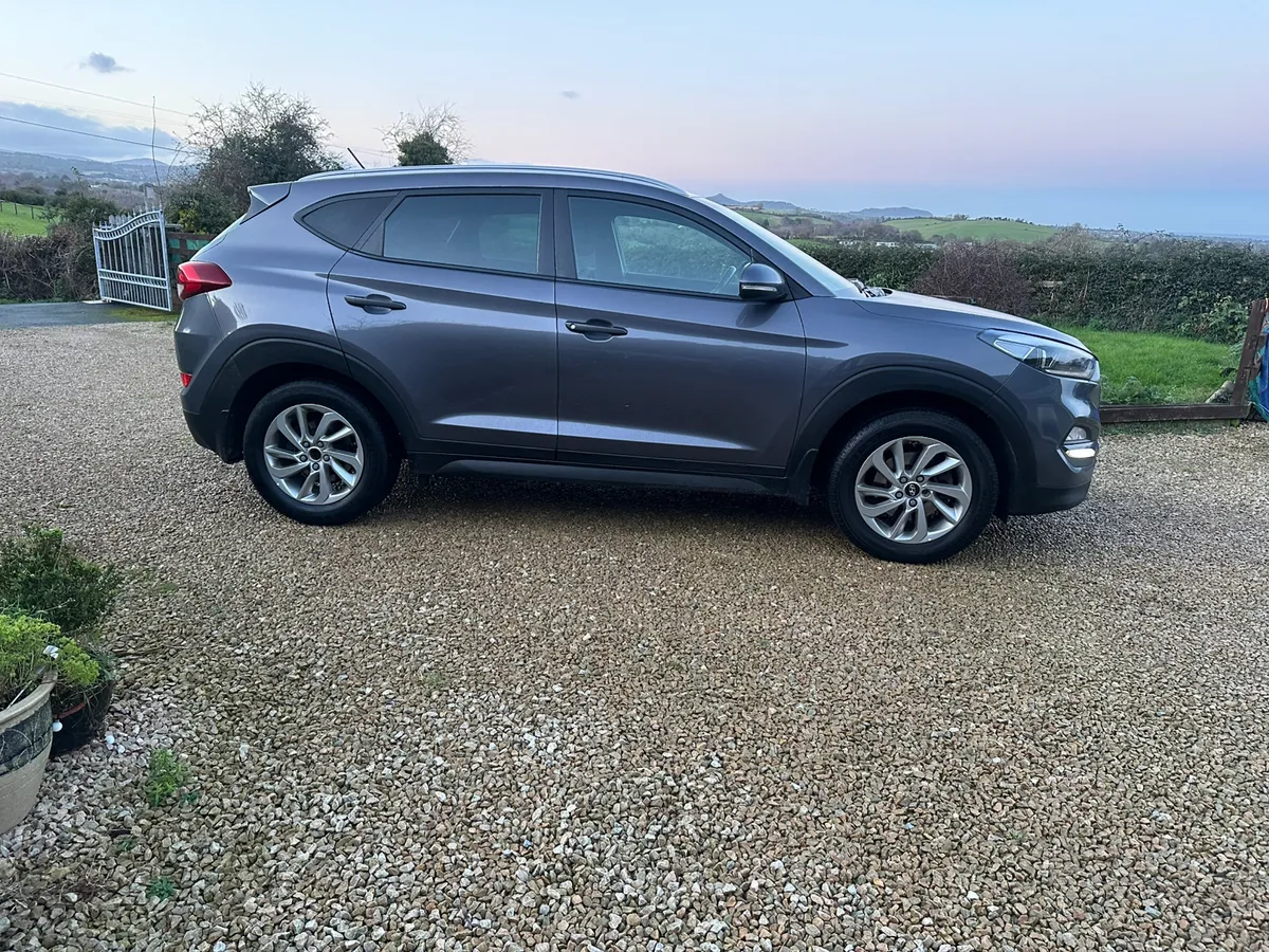 Hyundai Tuscon 1.7 D 2016 Very Clean - Image 3