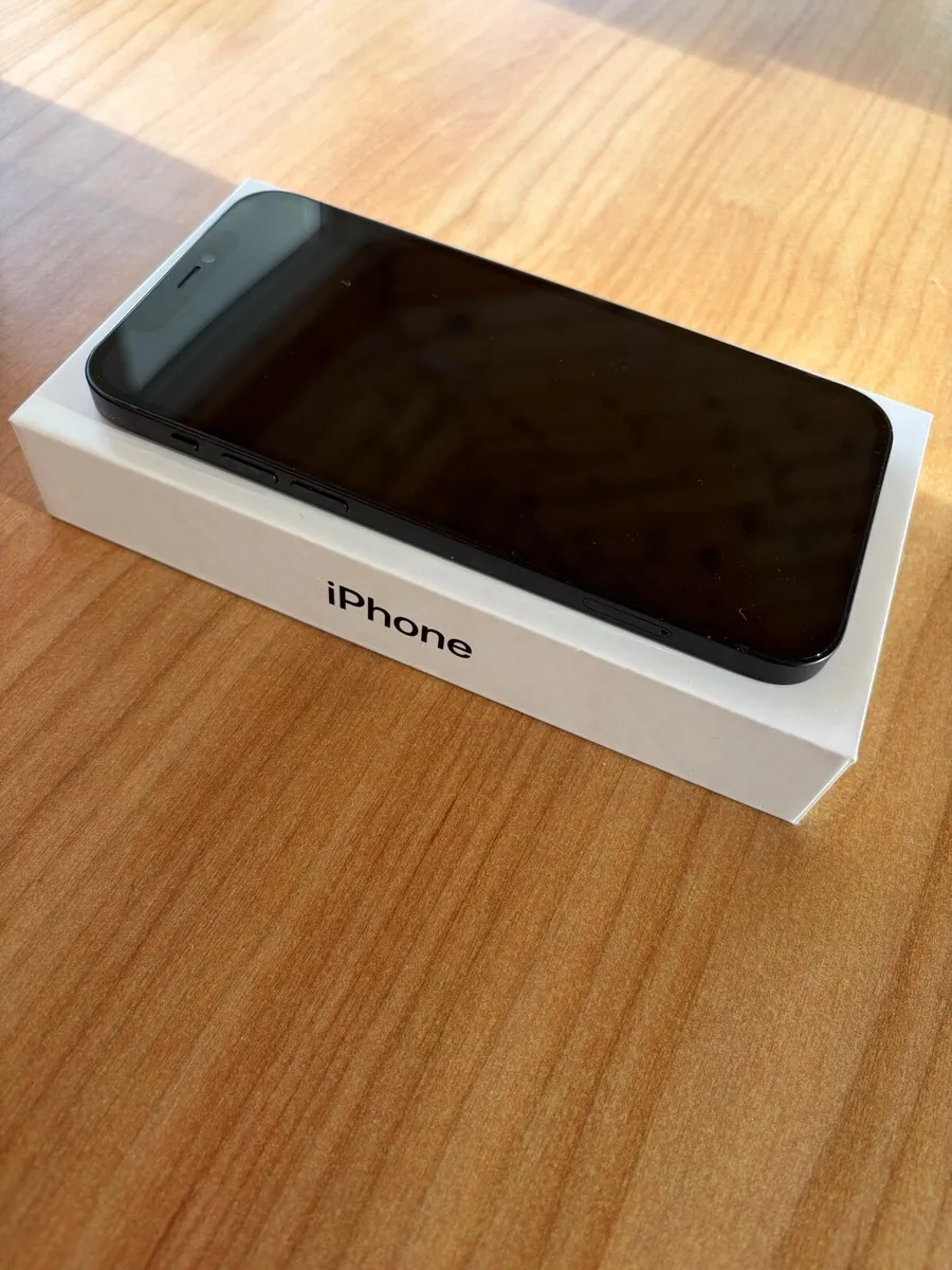 iPhone 12 - Image 1