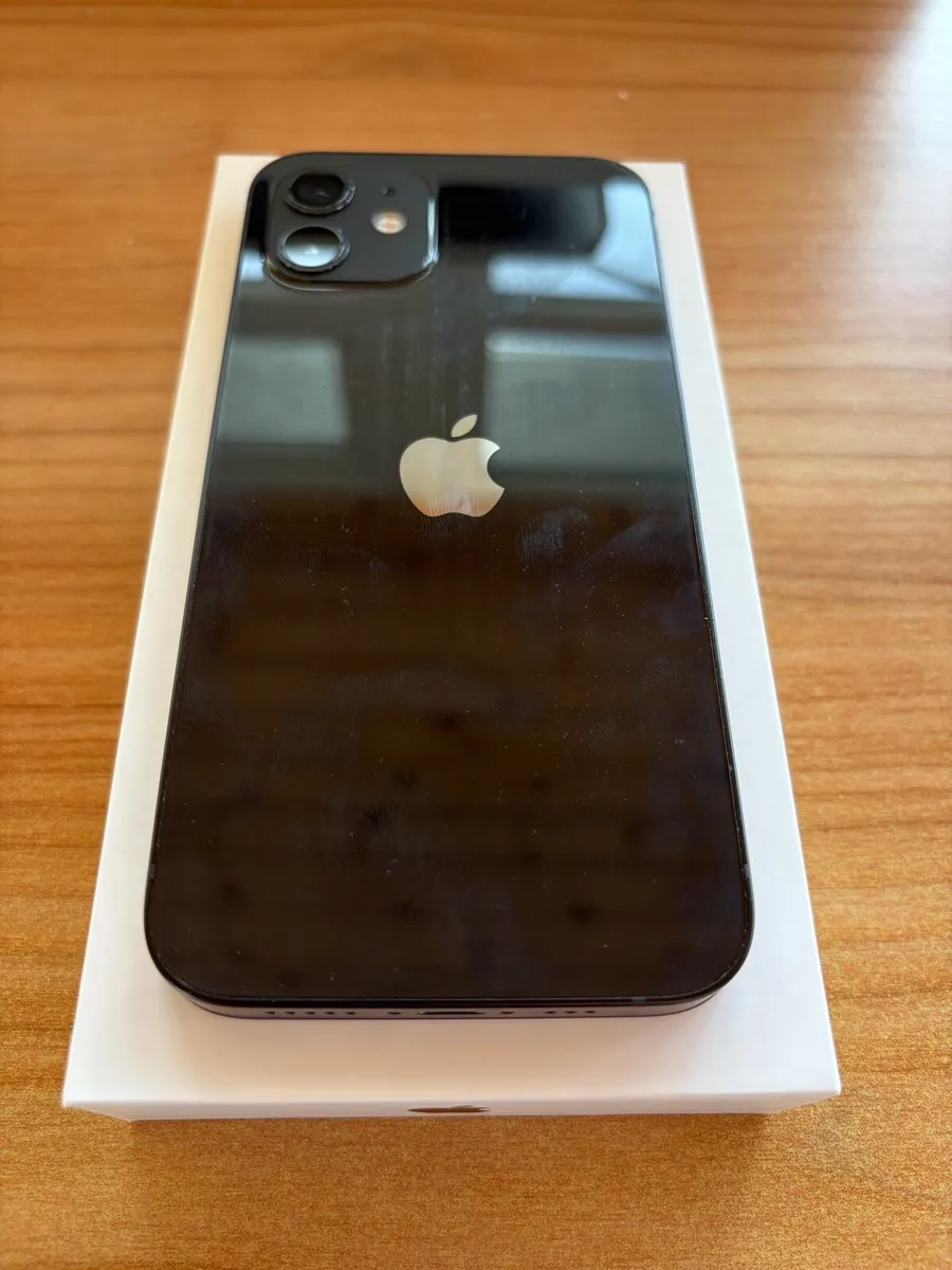 iPhone 12 - Image 3