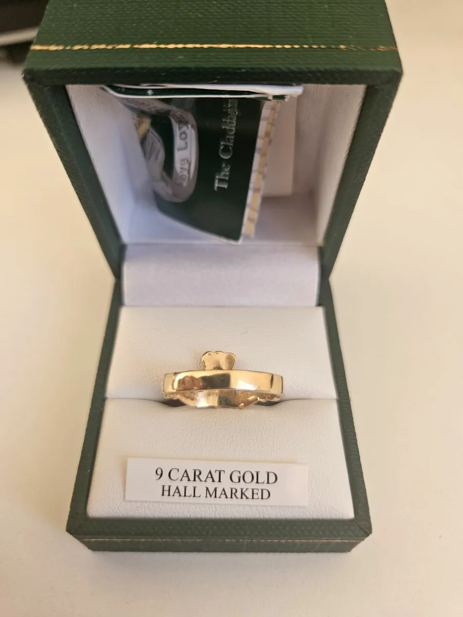 9kt Gold Claddagh Ring - Image 2