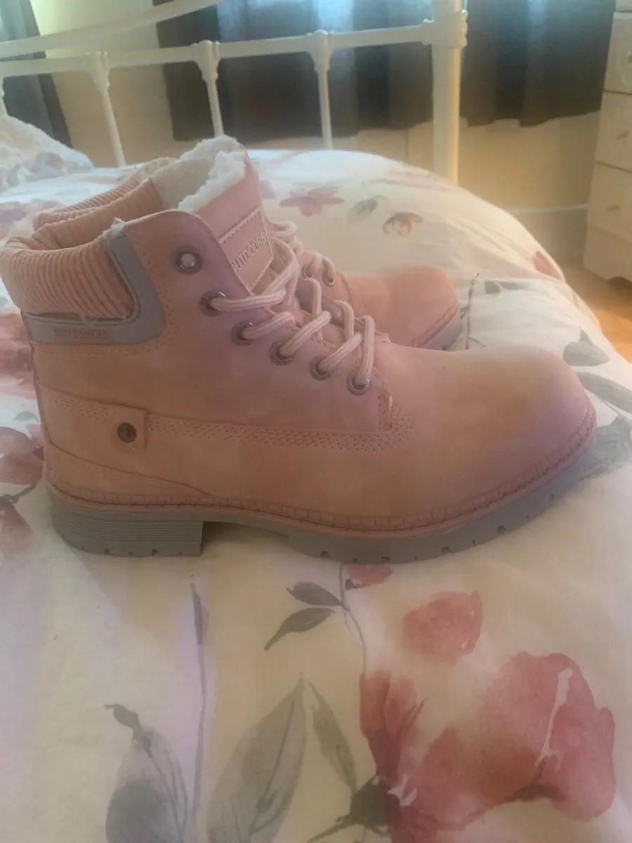 Women’s boots - Image 1