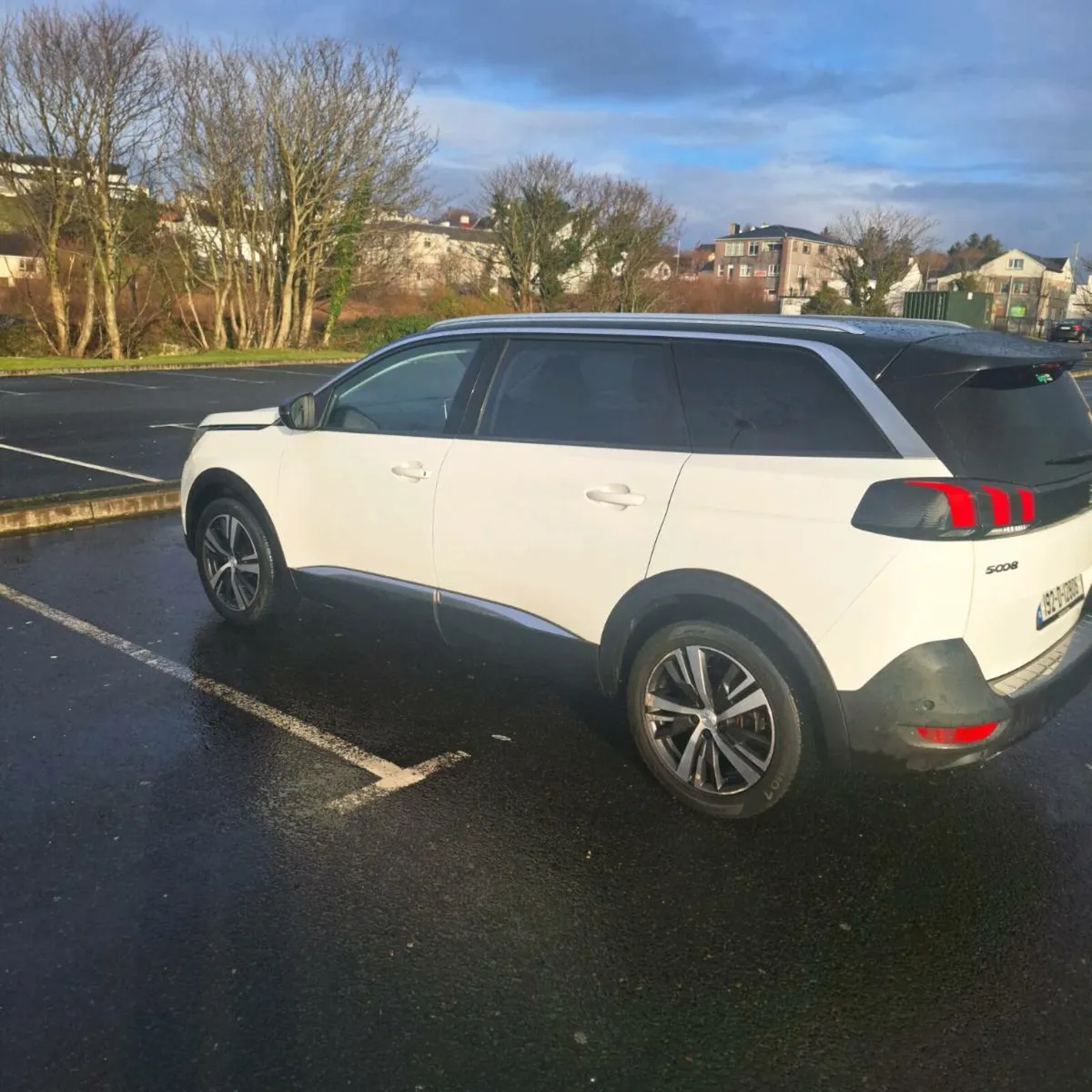 2019 Peugeot 5008 1.5 Blue HDi 130bhp Allure Auto - Image 2