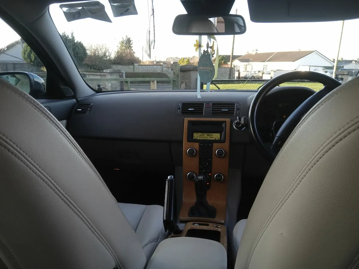 Volvo S40 2008 - Image 2