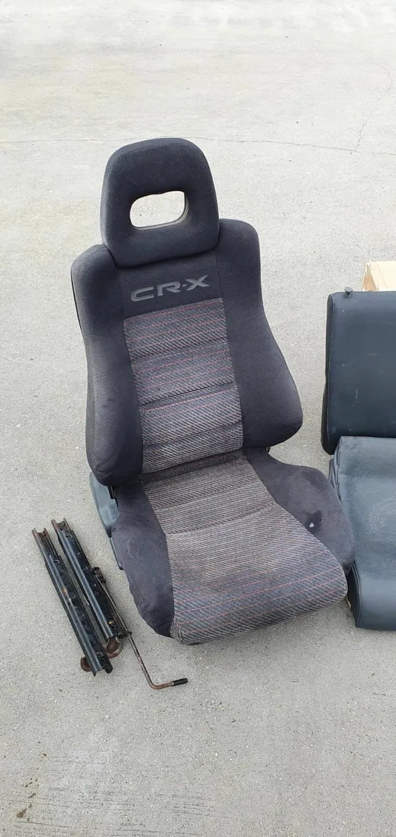 Honda CRX car seats - Image 4