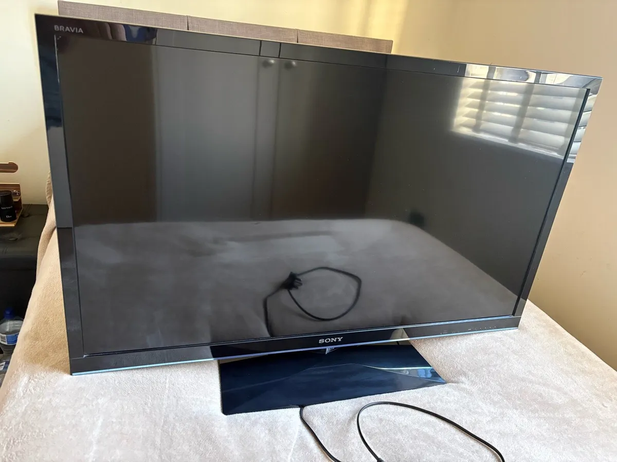 42” SONY BRAVIA - Image 3