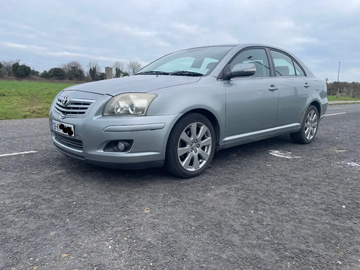 Toyota Avensis TR Liftback 2008 - Image 2