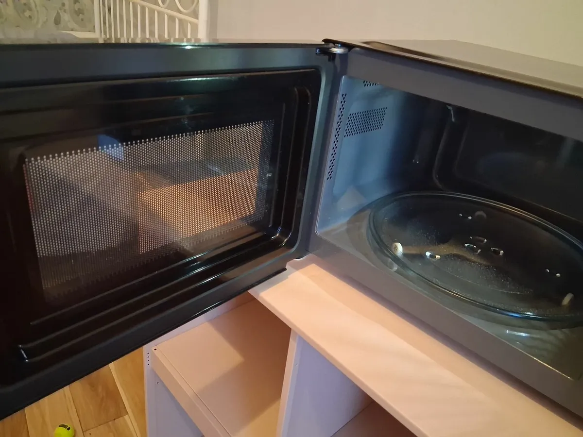 Microwave - Image 2