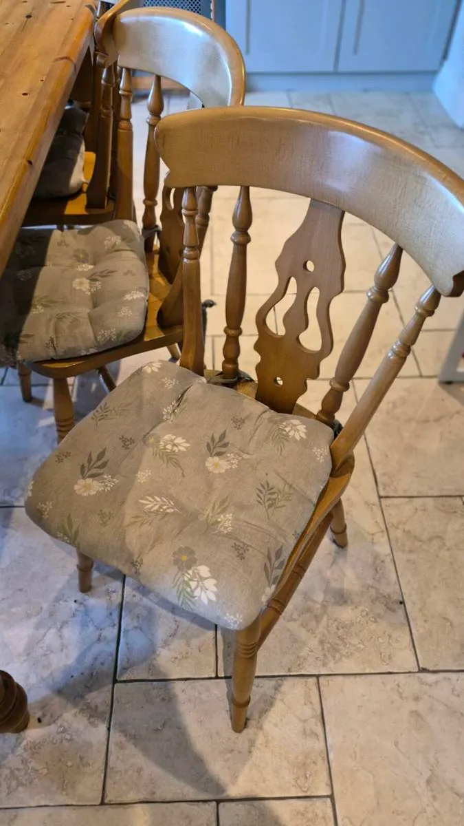 Dining table & 8 chairs - Image 3