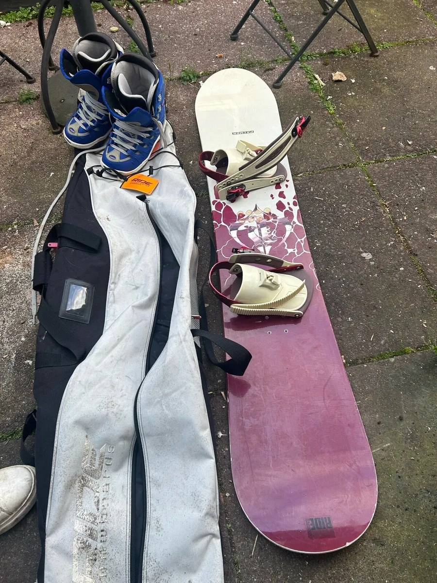 Ride Snow board and Boots size 6 - Image 2