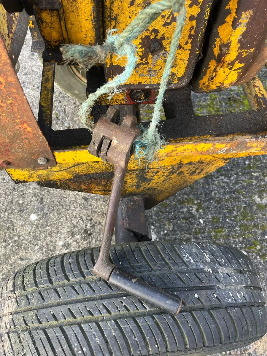 Cement mixer - Image 2