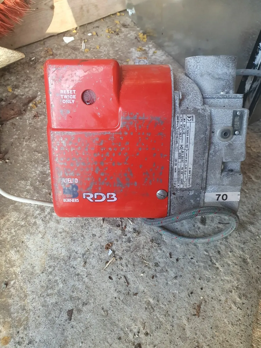 Oil burner for boiler - Image 1