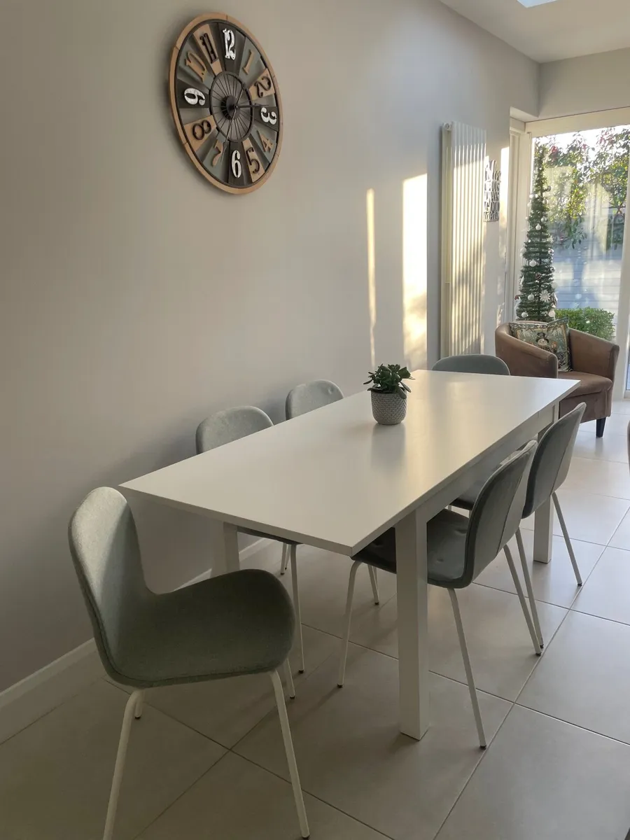 Table and 6 chairs - Image 2