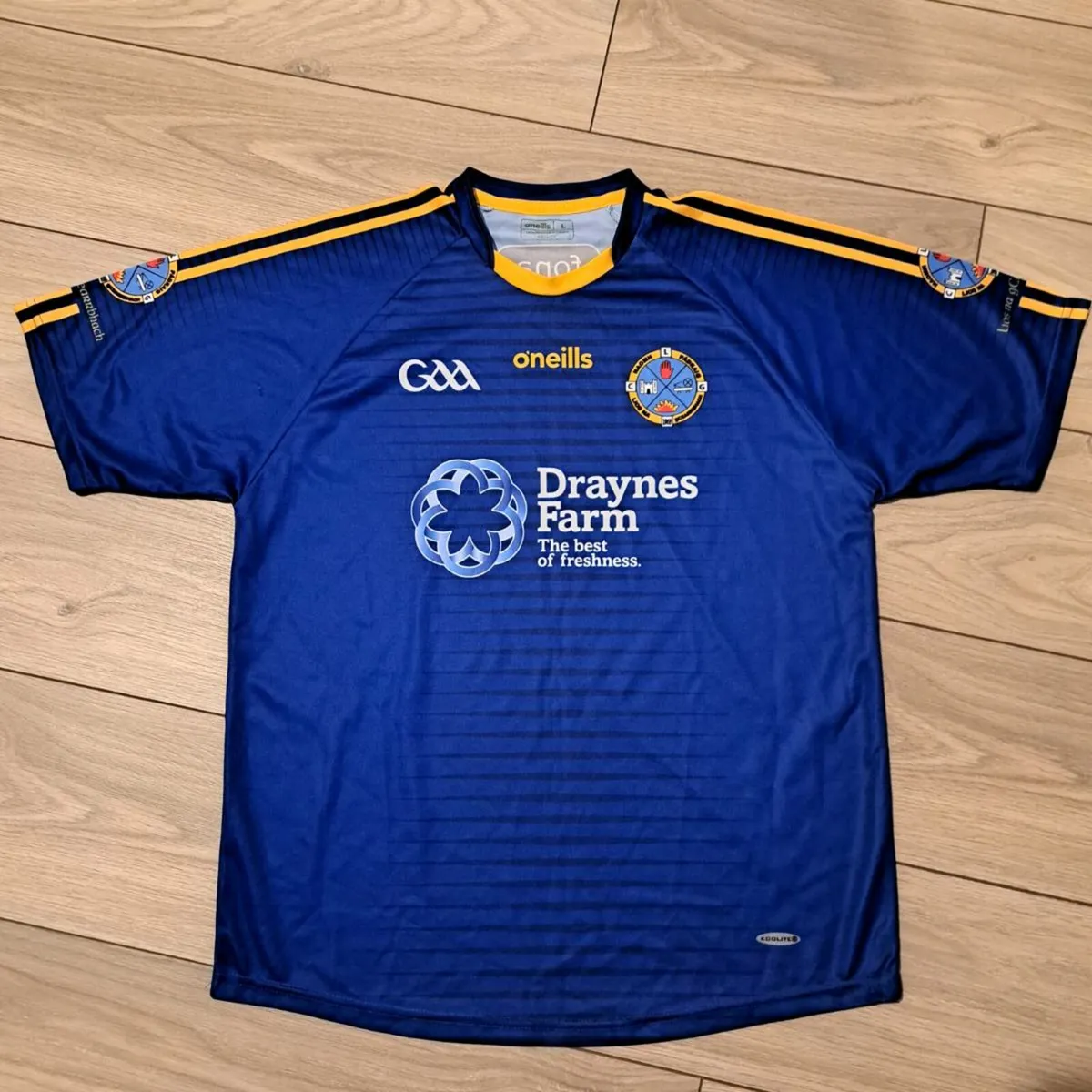 Lisburn St Patrick's GAA Jersey Shirt Top - Image 1