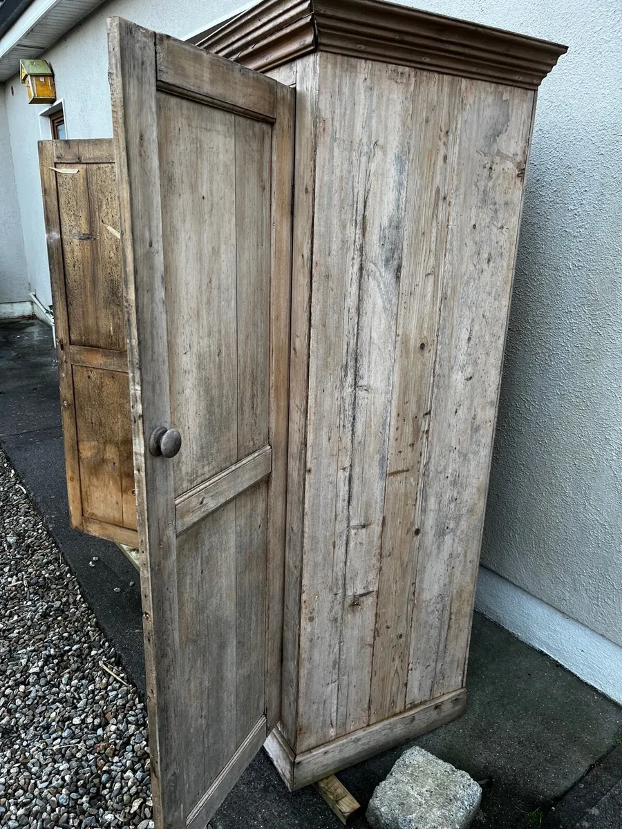 Pine wardrobe - Image 1