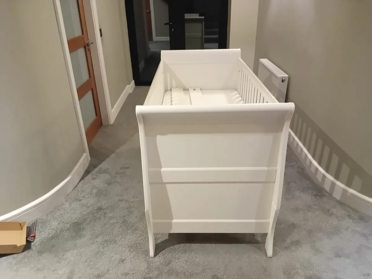 Cot bed and changing table. Mamas and Papas. Mia - Image 2