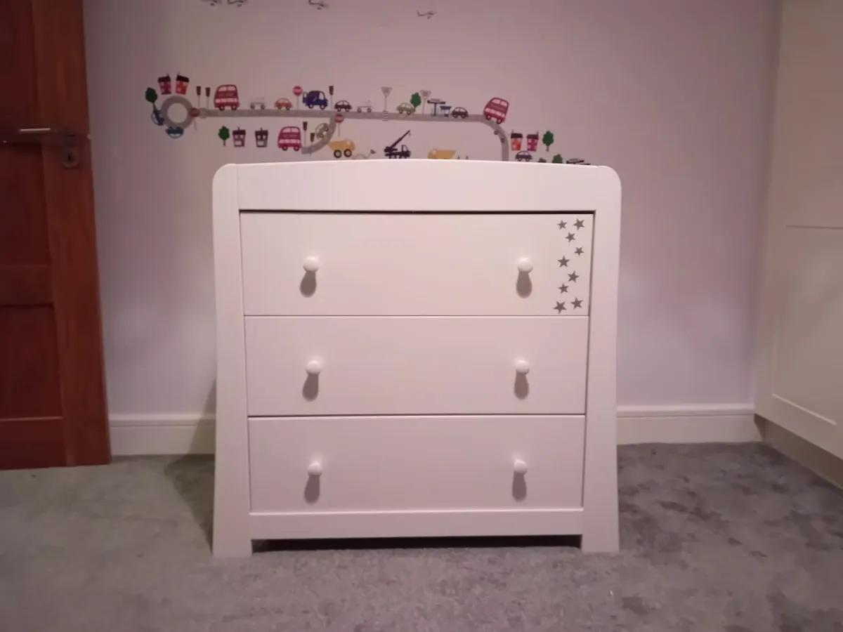 Cot bed and changing table. Mamas and Papas. Mia - Image 4