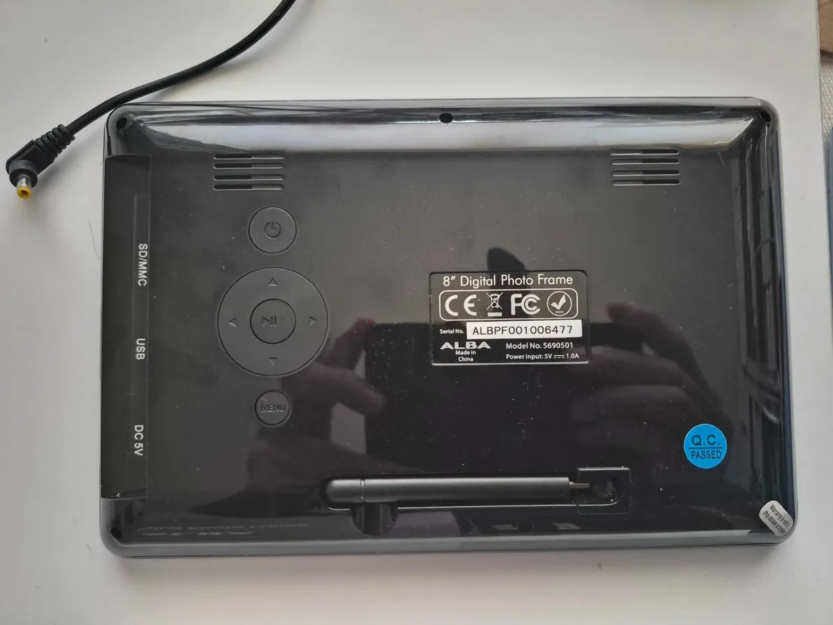 New 8" Digital photo frame - Image 4