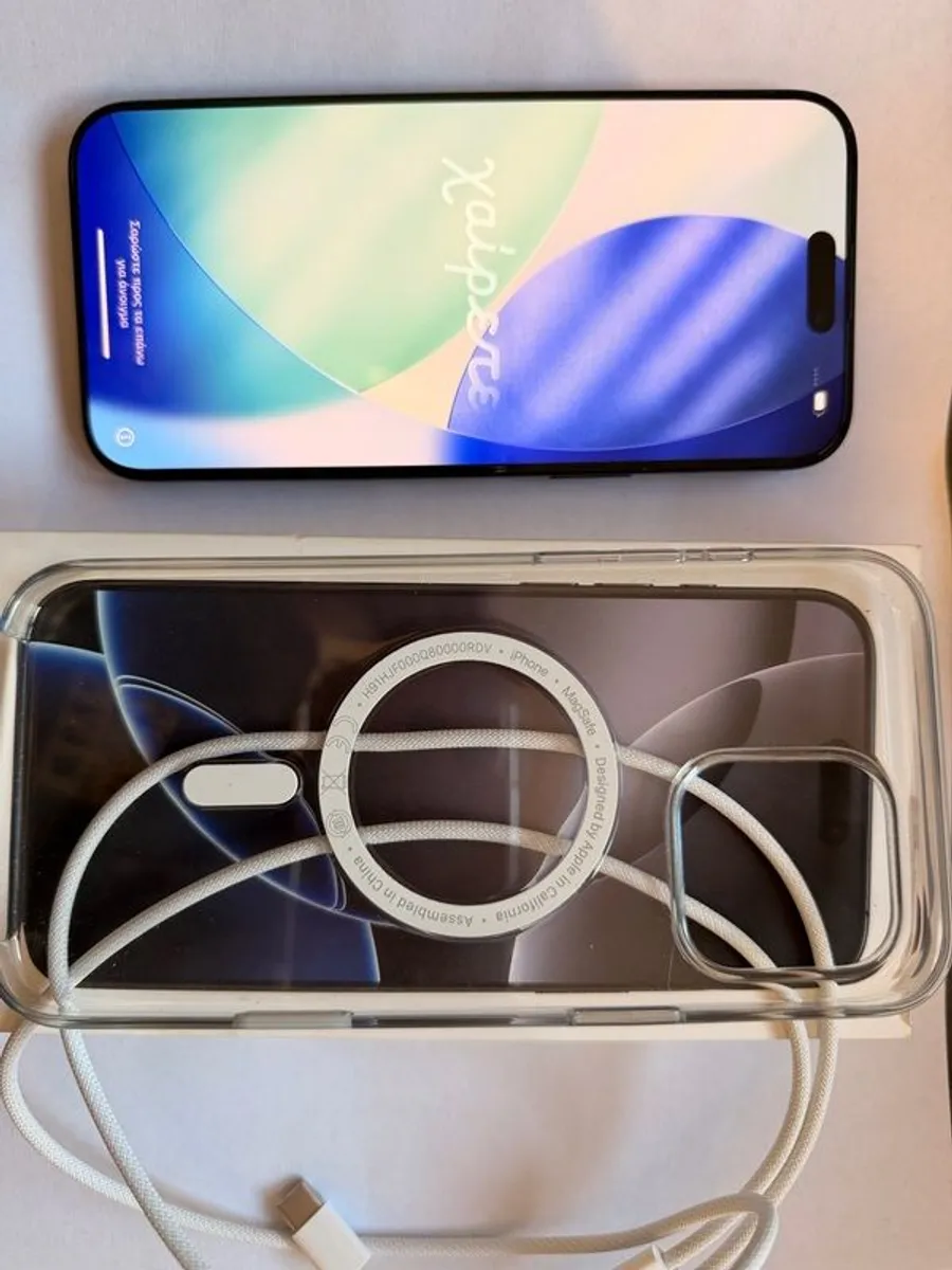 iphone 16 pro max 256 black unlocked - Image 1