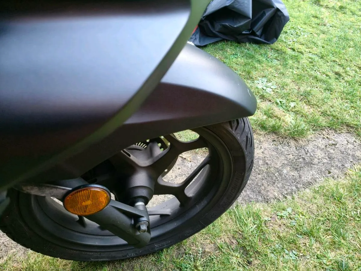 Motorcycle - Image 4