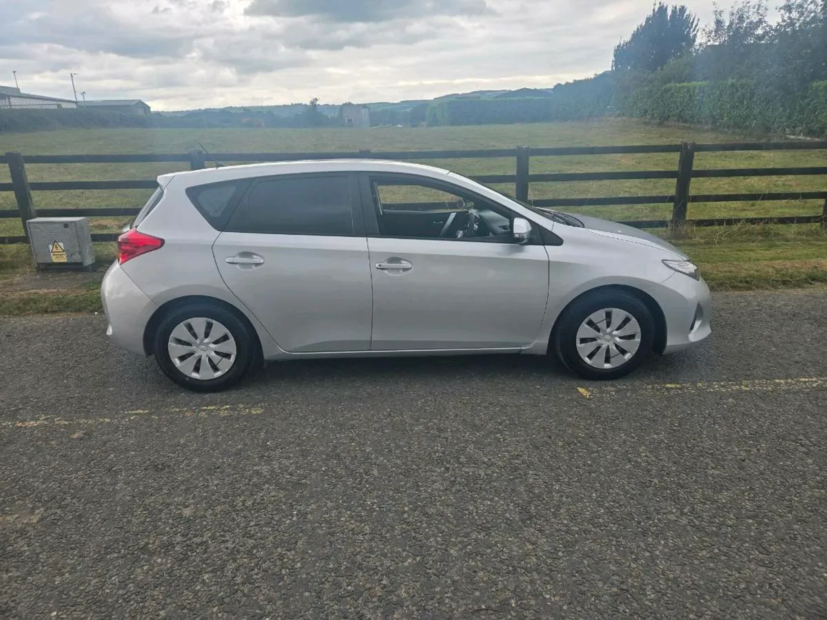 Toyota auris - Image 2