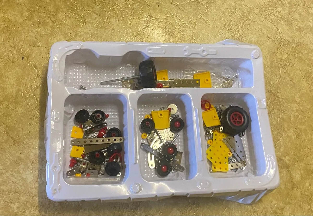 Magical Model Build & Play Set - Image 2