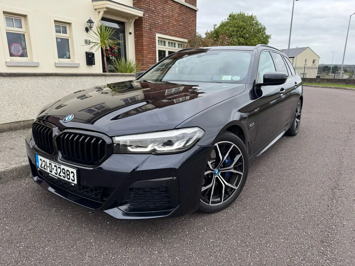 BMW 530e M Sport Touring *LOW MILAGE* - Image 1