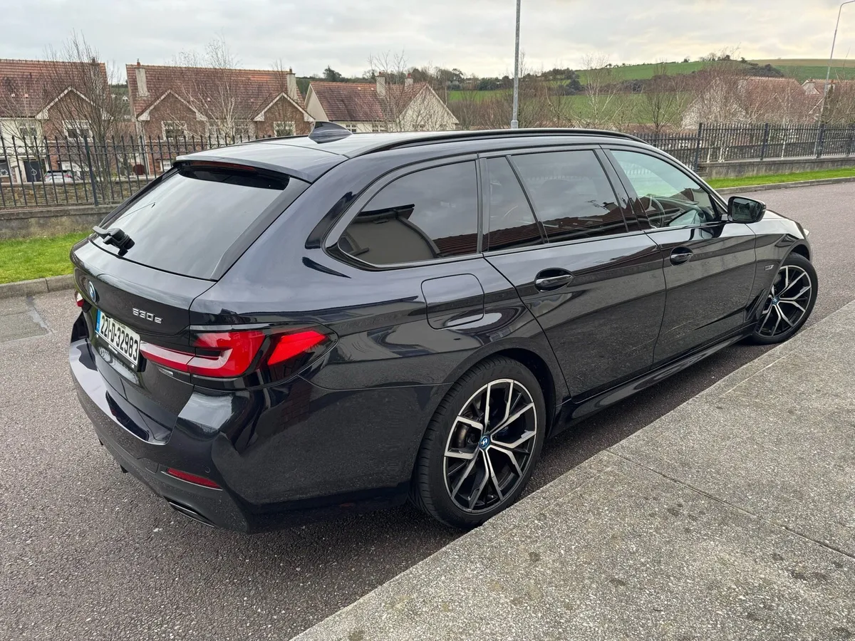 BMW 530e M Sport Touring *LOW MILAGE* - Image 2