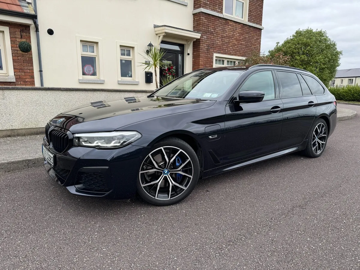 BMW 530e M Sport Touring *LOW MILAGE* - Image 3