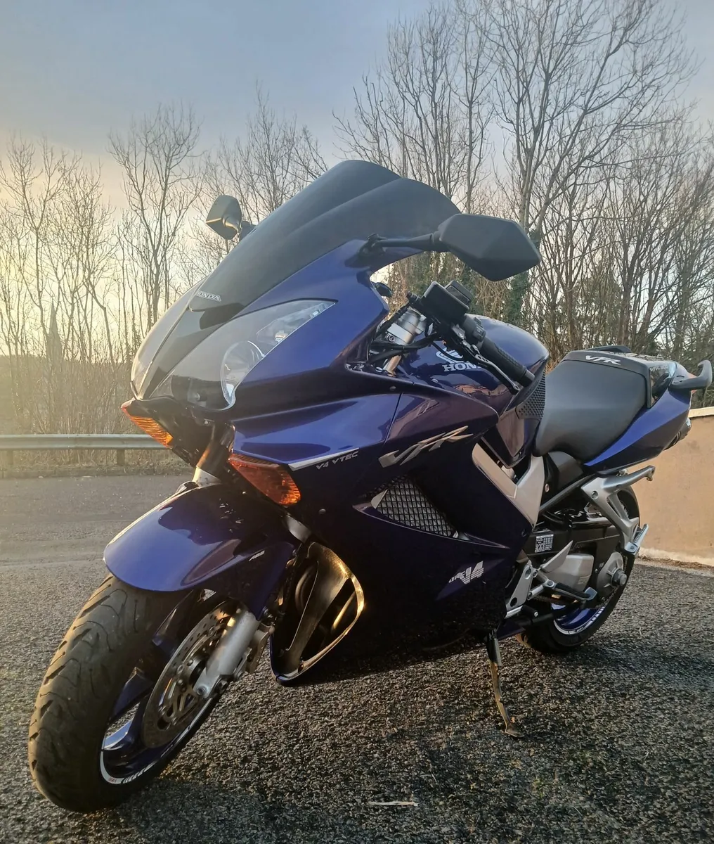 Honda VFR 800 vtec V4 - Image 4