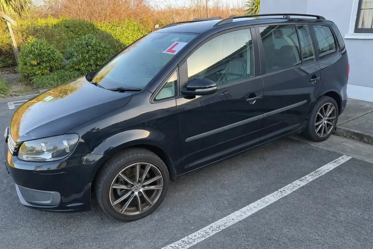 Volkswagen Touran 2013 NEW NCT !!! - Image 1