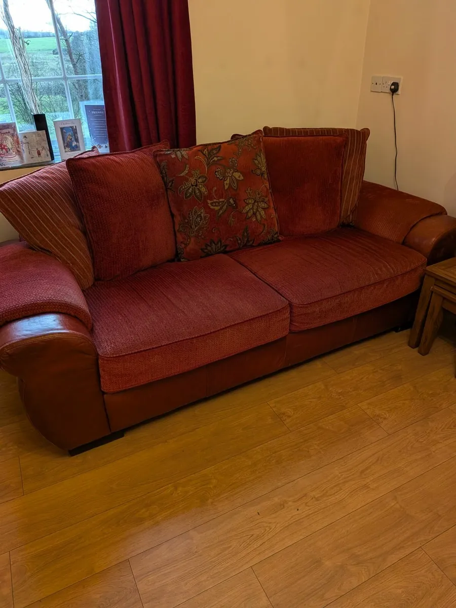 Three piece suite - Image 3