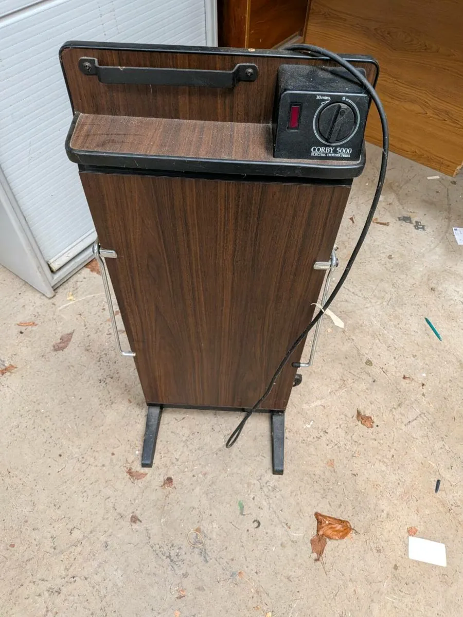Corby 5000 Clothes Press - Image 1