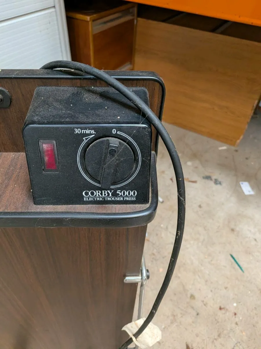 Corby 5000 Clothes Press - Image 2