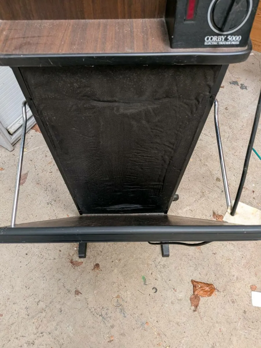 Corby 5000 Clothes Press - Image 3