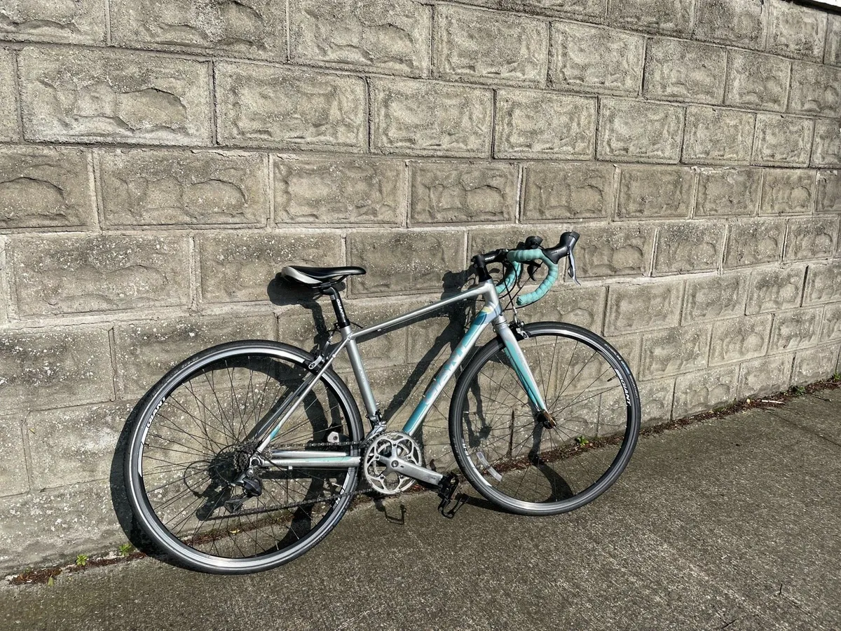 Giant Avail Bike - Image 1