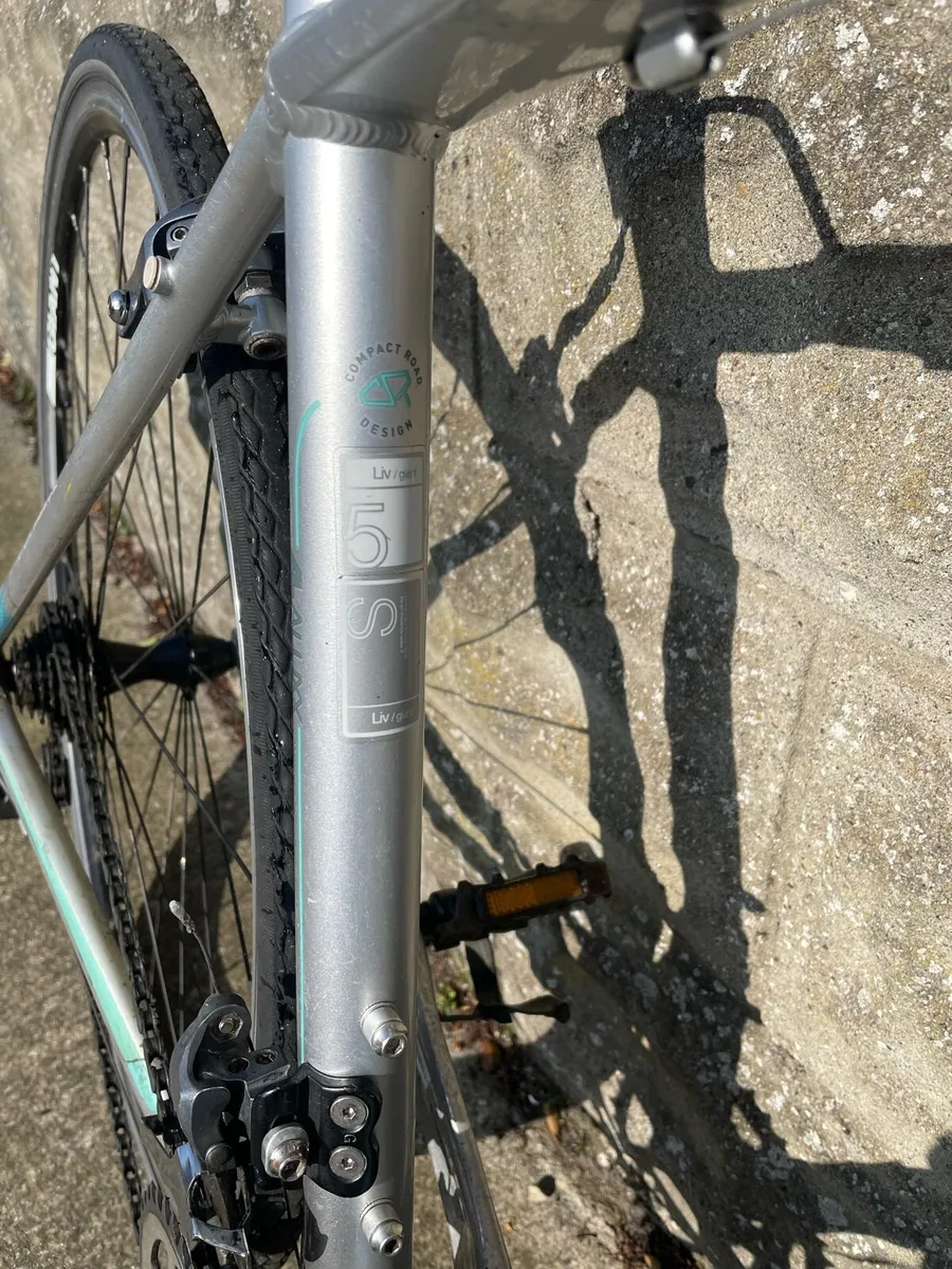 Giant Avail Bike - Image 3