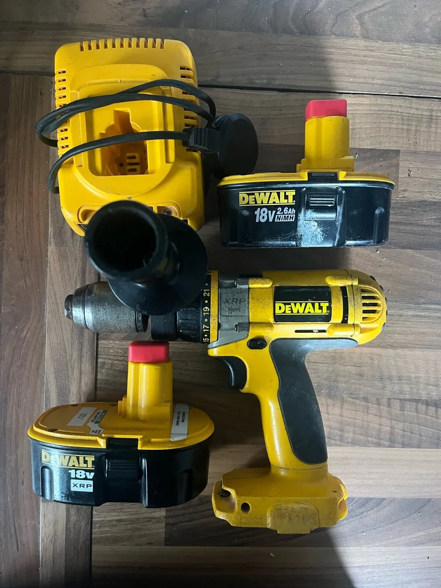 Dewalt 18v Hammer Drill with Batts &charger