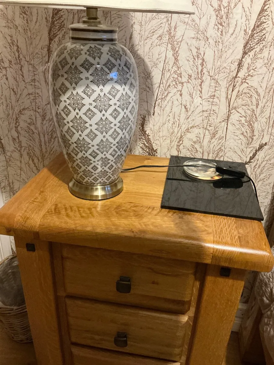 2 ceramic table lamps heavy like new - Image 3