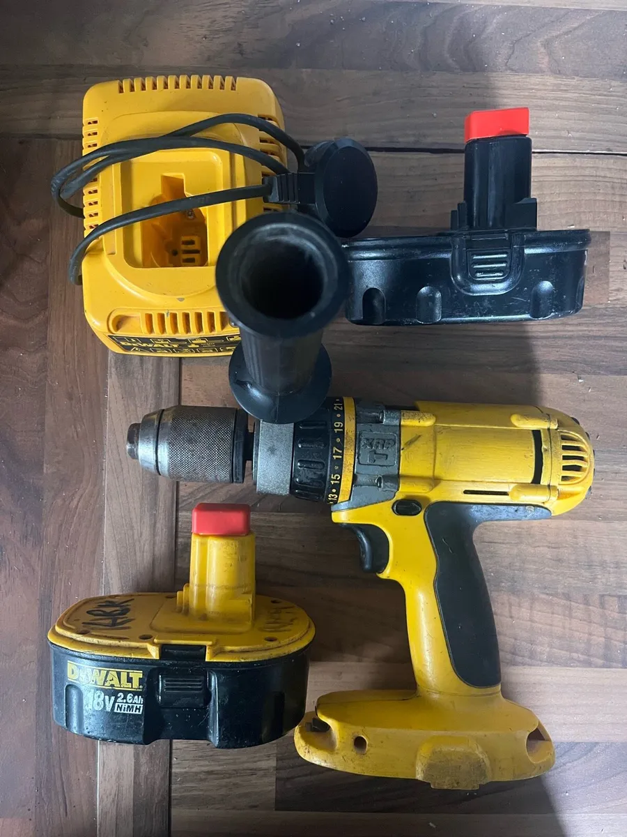 Dewalt 18v Drill with batteries and charger