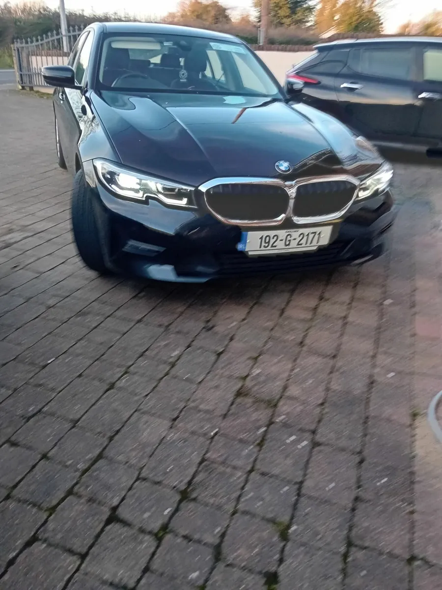 BMW 3-Series 2019 - Image 3