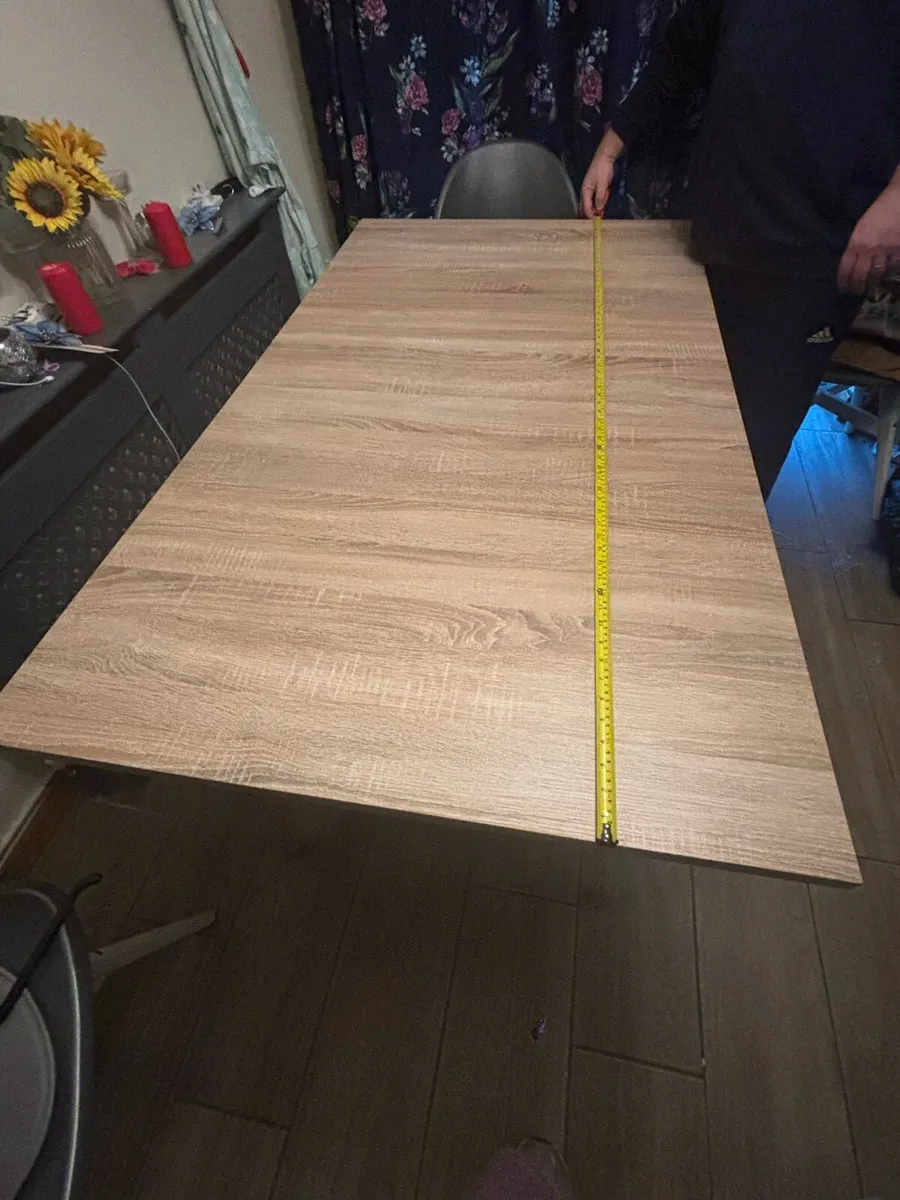 Kitchen table - Image 1