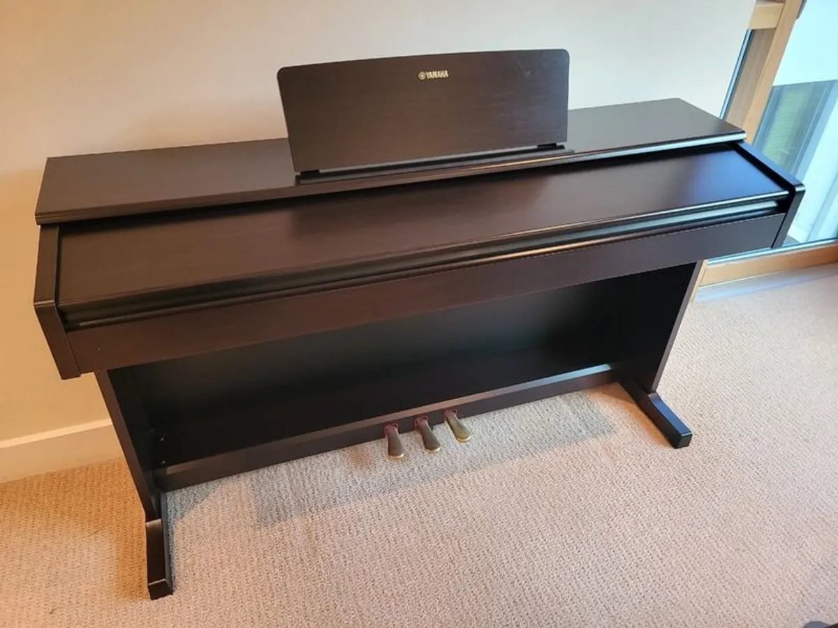 Yamaha Digital Piano 144R - Image 1